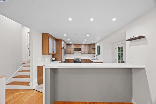 3449 Encina Way, Oakland, CA 94605