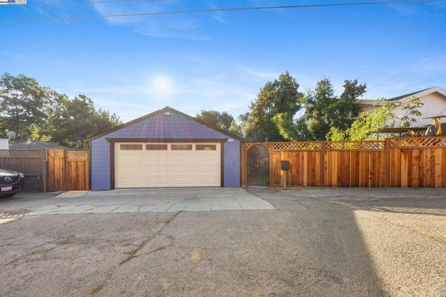 3449 Encina Way, Oakland, CA 94605