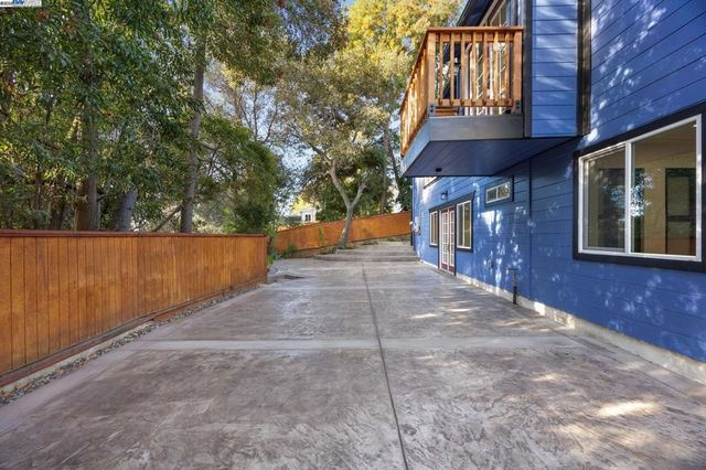 3449 Encina Way, Oakland, CA 94605