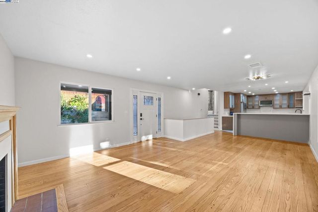 3449 Encina Way, Oakland, CA 94605