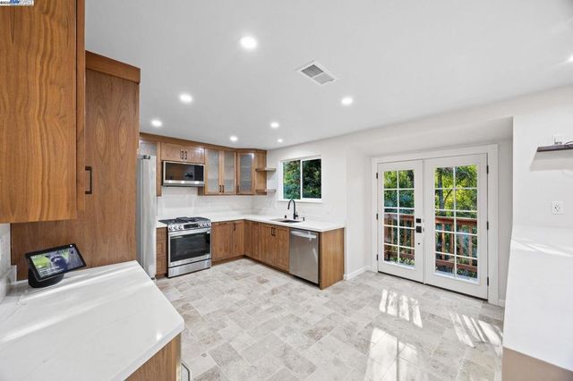 3449 Encina Way, Oakland, CA 94605