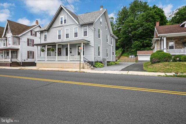 290 TULPEHOCKEN ST, Pine Grove, PA 17963