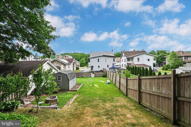 290 TULPEHOCKEN ST, Pine Grove, PA 17963