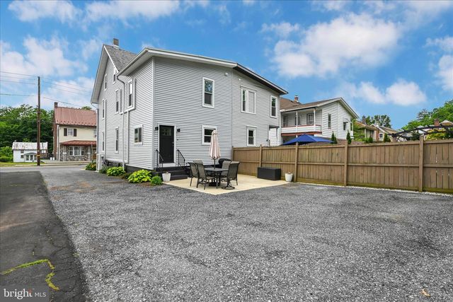 290 TULPEHOCKEN ST, Pine Grove, PA 17963