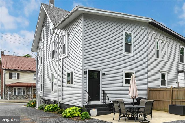 290 TULPEHOCKEN ST, Pine Grove, PA 17963