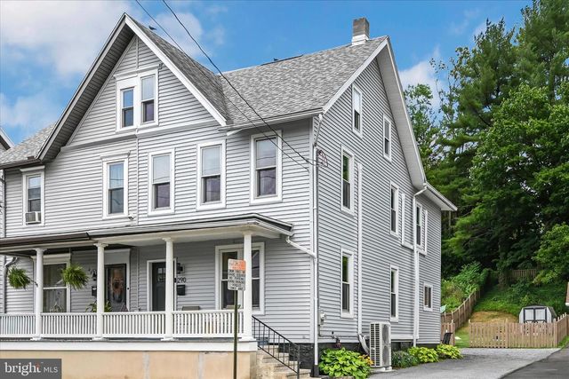 290 TULPEHOCKEN ST, Pine Grove, PA 17963