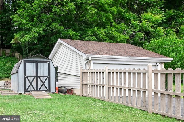 290 TULPEHOCKEN ST, Pine Grove, PA 17963