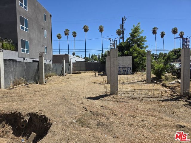 14822 Delano Street, Los Angeles, CA 91411