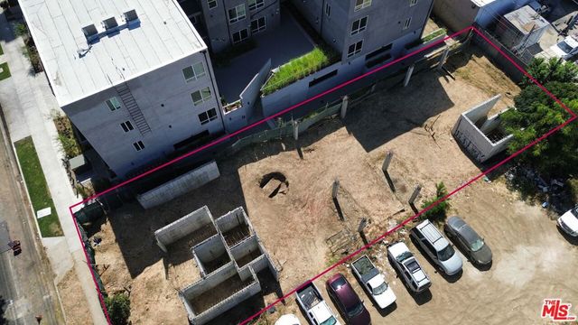 14822 Delano Street, Los Angeles, CA 91411