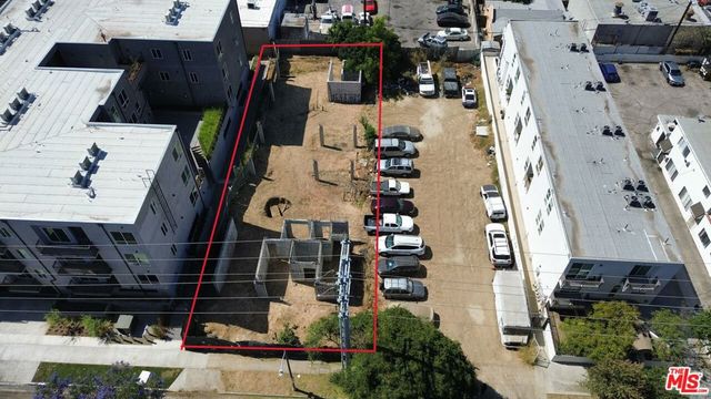 14822 Delano Street, Los Angeles, CA 91411