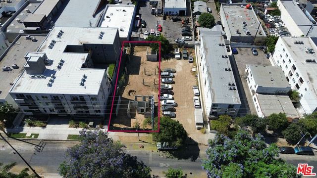 14822 Delano Street, Los Angeles, CA 91411