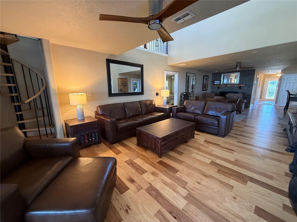 Image 30 of property listing at 11322 DEAD RIVER ROAD, Tavares, FL 32778