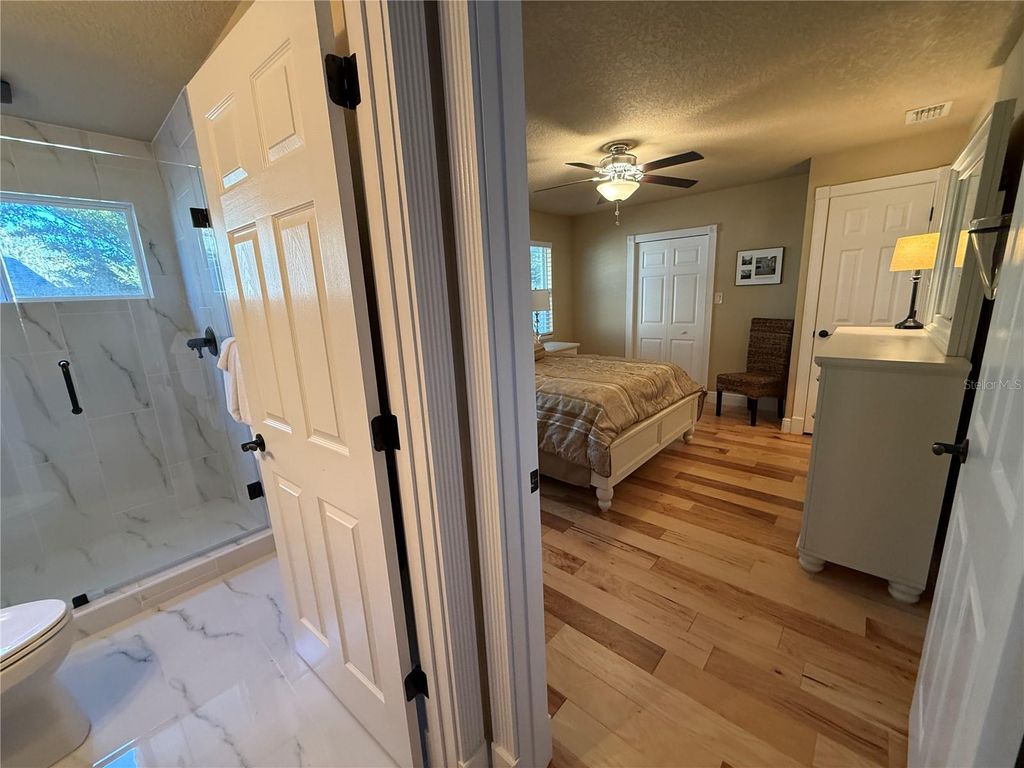 Image 37 of property listing at 11322 DEAD RIVER ROAD, Tavares, FL 32778