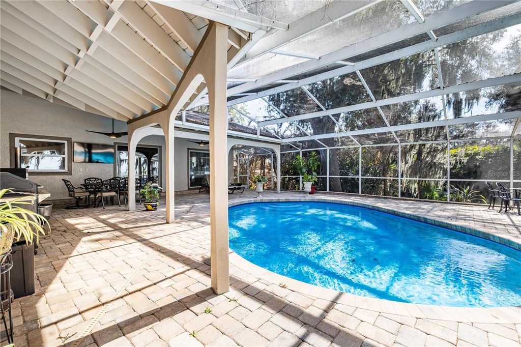 Image 61 of property listing at 11322 DEAD RIVER ROAD, Tavares, FL 32778