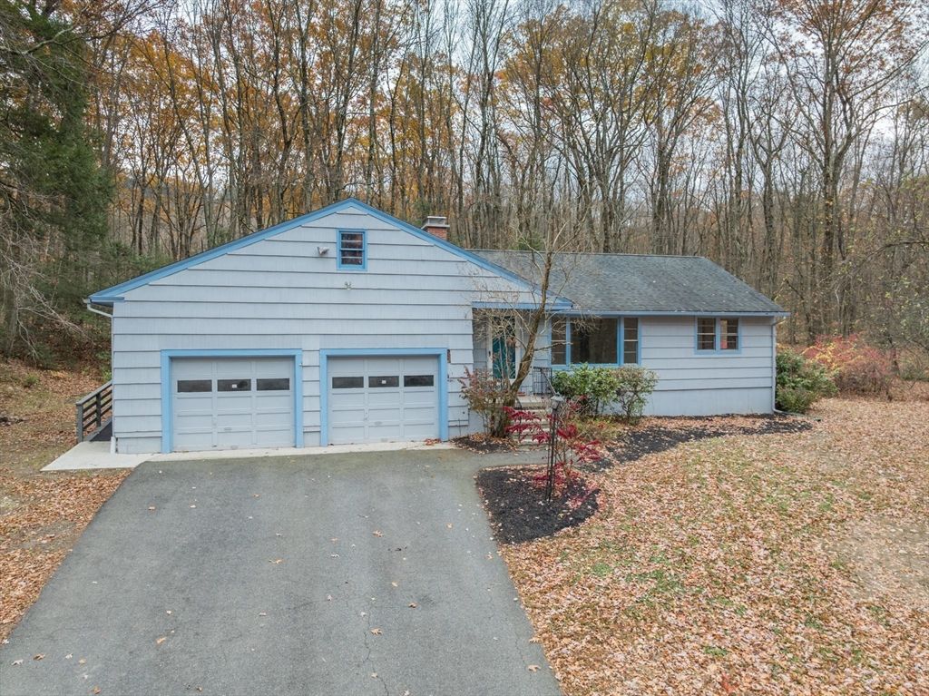 34 Hockanum Rd, Hadley, MA 01035