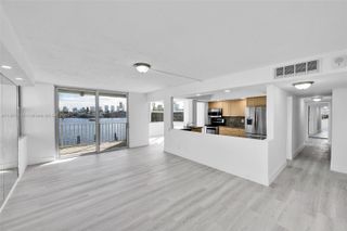 16570 NE 26th Ave 2A, North Miami Beach, FL 33160