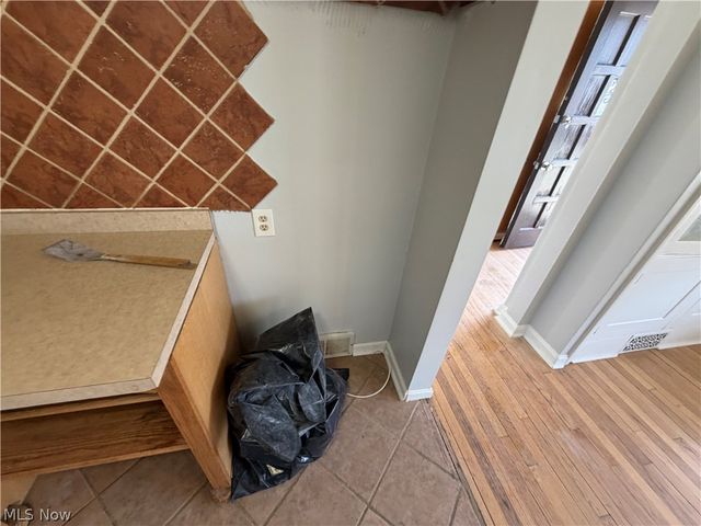 871 E 232nd Street, Euclid, OH 44123