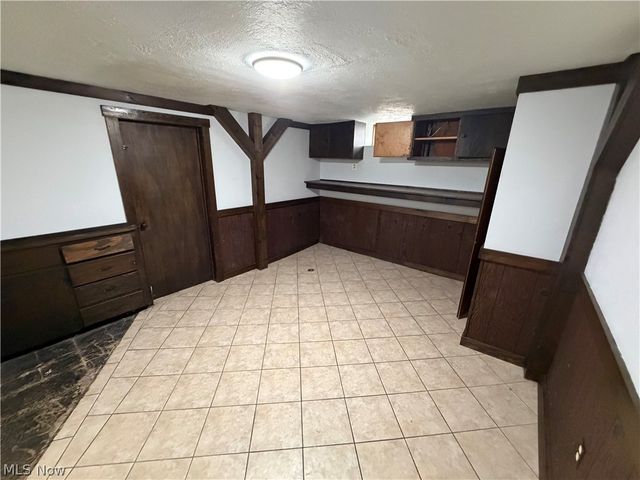 871 E 232nd Street, Euclid, OH 44123