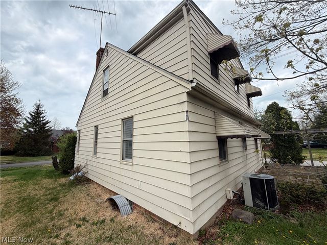 871 E 232nd Street, Euclid, OH 44123