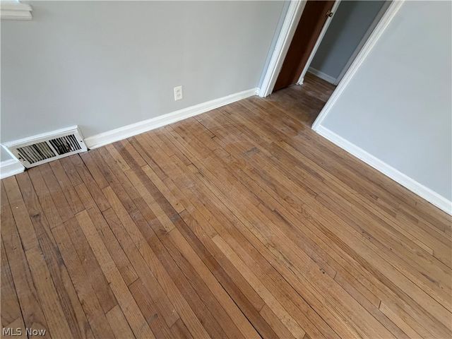 871 E 232nd Street, Euclid, OH 44123