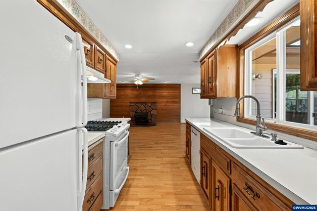 4512 Raintree Ct NE, Salem, OR 97305