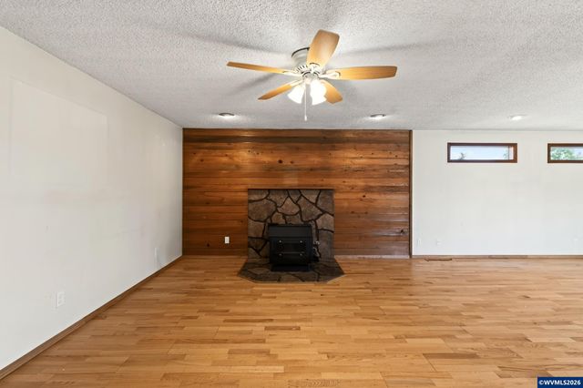 4512 Raintree Ct NE, Salem, OR 97305