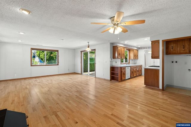 4512 Raintree Ct NE, Salem, OR 97305