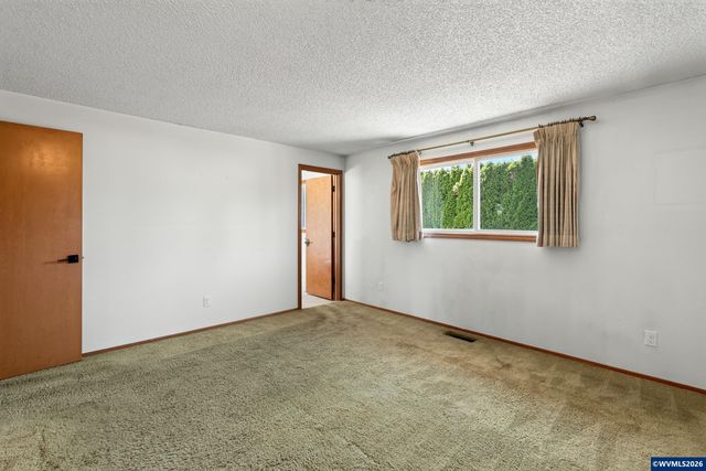 4512 Raintree Ct NE, Salem, OR 97305