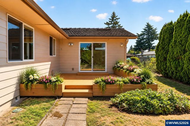 4512 Raintree Ct NE, Salem, OR 97305