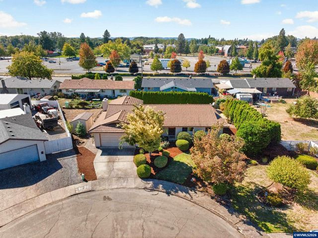 4512 Raintree Ct NE, Salem, OR 97305