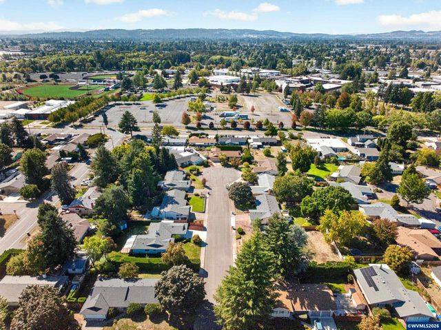 4512 Raintree Ct NE, Salem, OR 97305
