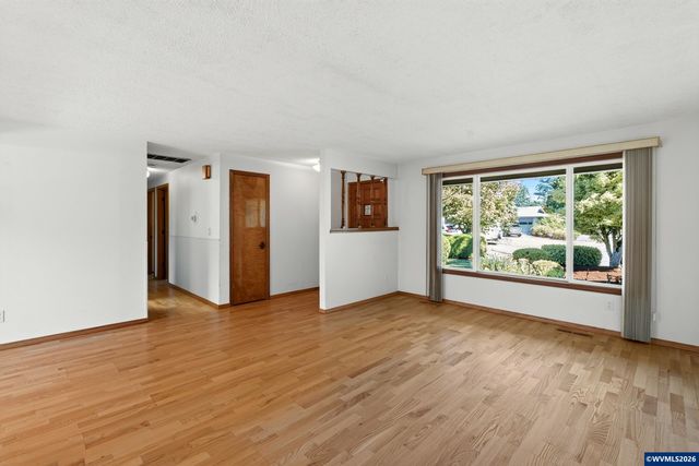 4512 Raintree Ct NE, Salem, OR 97305