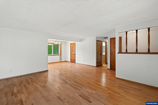 4512 Raintree Ct NE, Salem, OR 97305