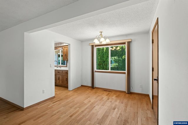 4512 Raintree Ct NE, Salem, OR 97305