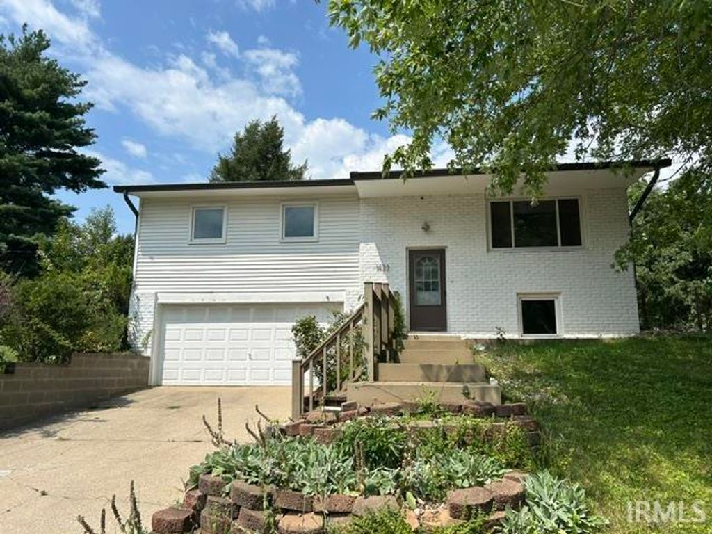 1423 E Dunstan Drive, Bloomington, IN 47401
