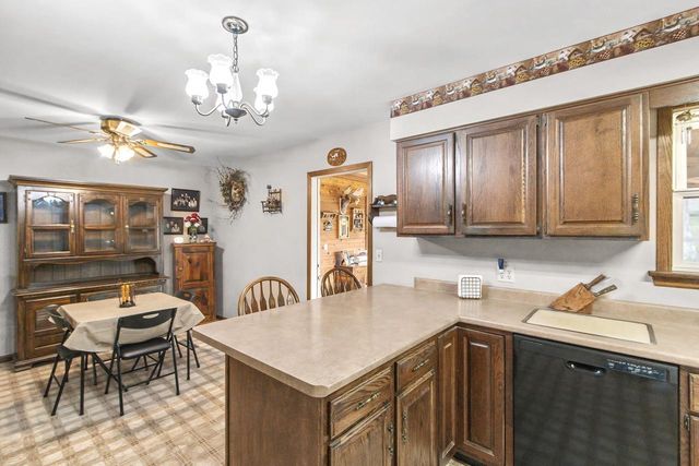 W8287 County Road P, Pardeeville, WI 53954
