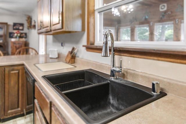 W8287 County Road P, Pardeeville, WI 53954