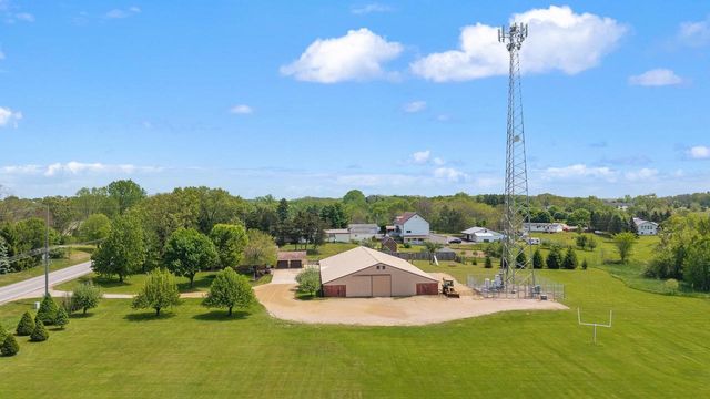 W8287 County Road P, Pardeeville, WI 53954
