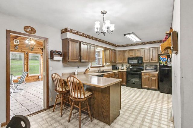 W8287 County Road P, Pardeeville, WI 53954