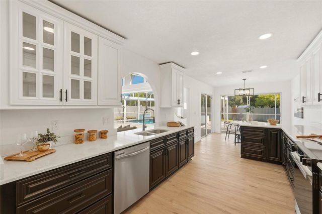 2831 JARVIS CIRCLE, Palm Harbor, FL 34683