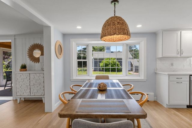 124 Pleasant Street, South Chatham, MA 02659