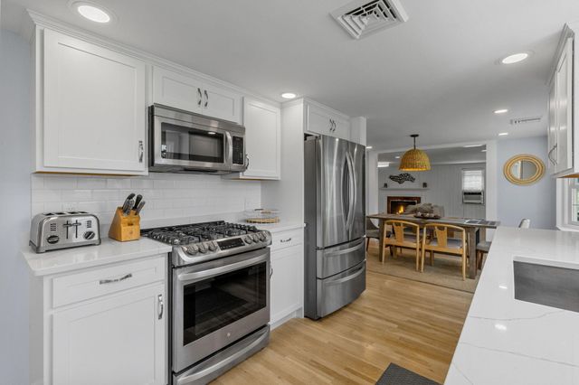 124 Pleasant Street, South Chatham, MA 02659
