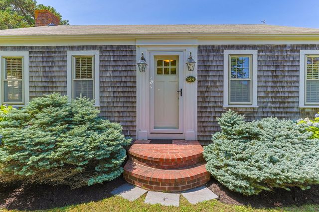 124 Pleasant Street, South Chatham, MA 02659