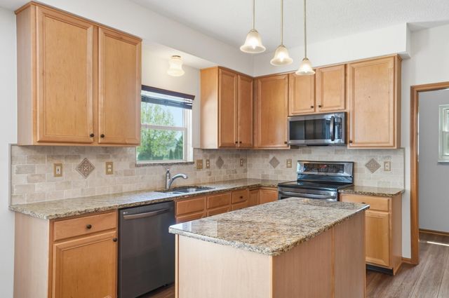 2201 Parklawn Drive, Lewis Center, OH 43035
