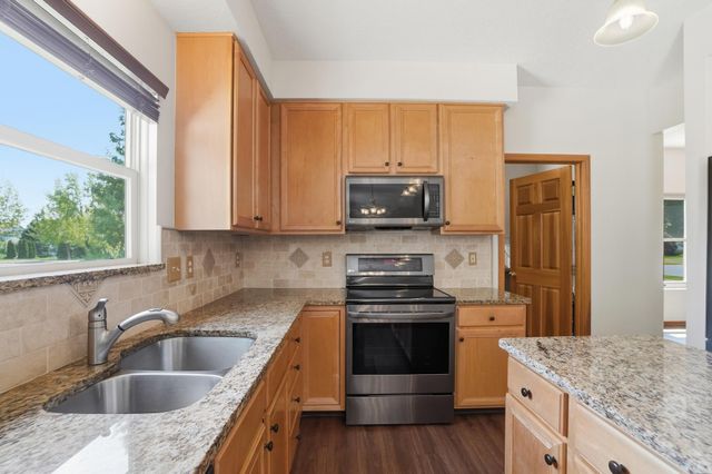 2201 Parklawn Drive, Lewis Center, OH 43035