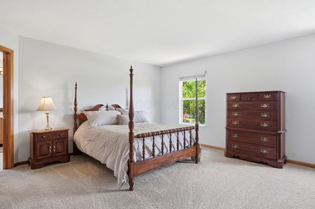 2201 Parklawn Drive, Lewis Center, OH 43035