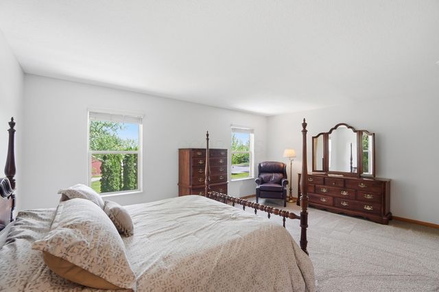 2201 Parklawn Drive, Lewis Center, OH 43035