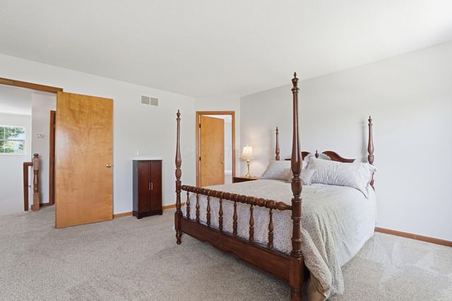 2201 Parklawn Drive, Lewis Center, OH 43035