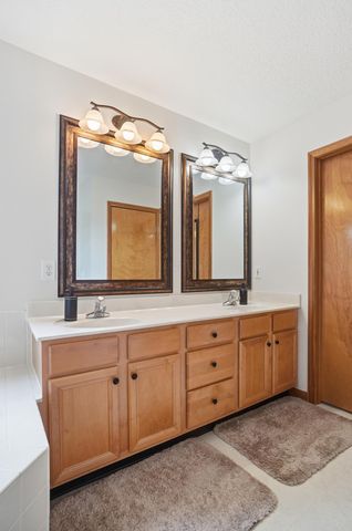 2201 Parklawn Drive, Lewis Center, OH 43035