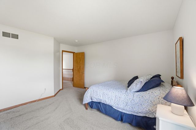 2201 Parklawn Drive, Lewis Center, OH 43035